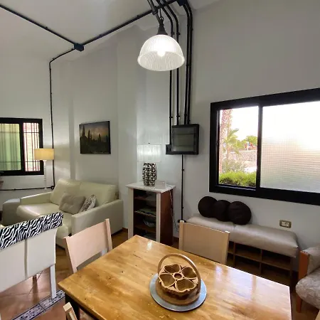 Apartamento Bajo De 2 Habitaciones Frente A La Playa De Alcala, Tenerife! * Alcalá la Real