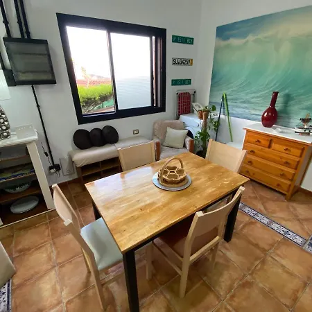 Apartamento Bajo De 2 Habitaciones Frente A La Playa De Alcala, Tenerife! * Alcalá la Real