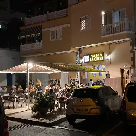 Apartamento Bajo De 2 Habitaciones Frente A La Playa De Alcala, Tenerife! *