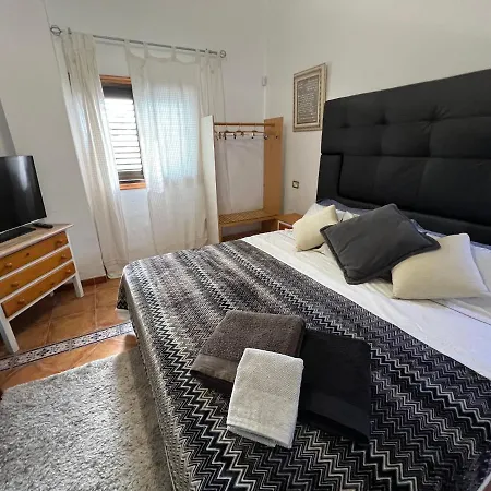 Apartamento Bajo De 2 Habitaciones Frente A La Playa De Alcala, Tenerife! 公寓 *