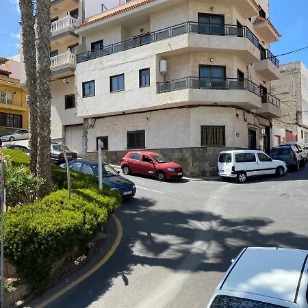 Apartamento Bajo De 2 Habitaciones Frente A La Playa De Alcala, Tenerife! شقة Alcalá la Real
